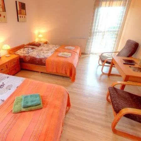 Triple With Balcony, شقة